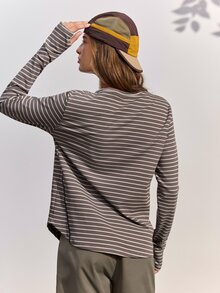 In My Nature 女款條紋圓領長袖拇指孔T恤，戶外徒步度假秋季上衣 - 彩色 - 查看 8