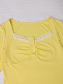 SHEIN 青少年女孩黃色羅紋長袖上衣，蕾絲方領鈕扣設計，適合春秋日常穿著 - 黃色 - 查看 4