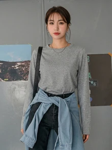 DAZY 女款極簡純色圓領長袖T恤，適合日常穿著，秋季款 - 深灰色 - 查看 4