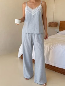 DAZY 2件套女士撞色蕾丝拼接吊带背心和裤子睡衣套装，夏季 - 藍色 - 查看 5