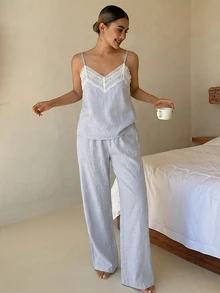DAZY 2件套女士撞色蕾丝拼接吊带背心和裤子睡衣套装，夏季 - 藍色 - 查看 4