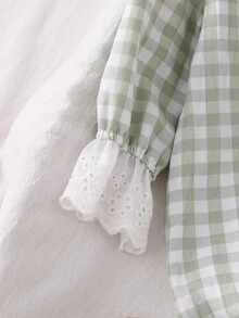 SHEIN 2件組 秋冬新生女嬰居家服 時尚清新可愛 綠色與白色格紋領口 袖口與腳口拼接 優雅白色蕾絲連身衣 - 綠色 - 查看 4