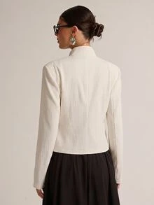 SHEIN BAE 女款奶油色紋理短版夾克，立領不對稱前襟配中式盤扣細節，修身優雅春秋外套 - 杏色 - 查看 3