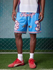 EVRINFINITE Celana Pendek Olahraga Kasual Pria Model Jala Chicago 23 dengan Cetakan Huruf & Angka dan Tali Serut, Cocok untuk Musim Semi/Panas - Baby Blue - View 1