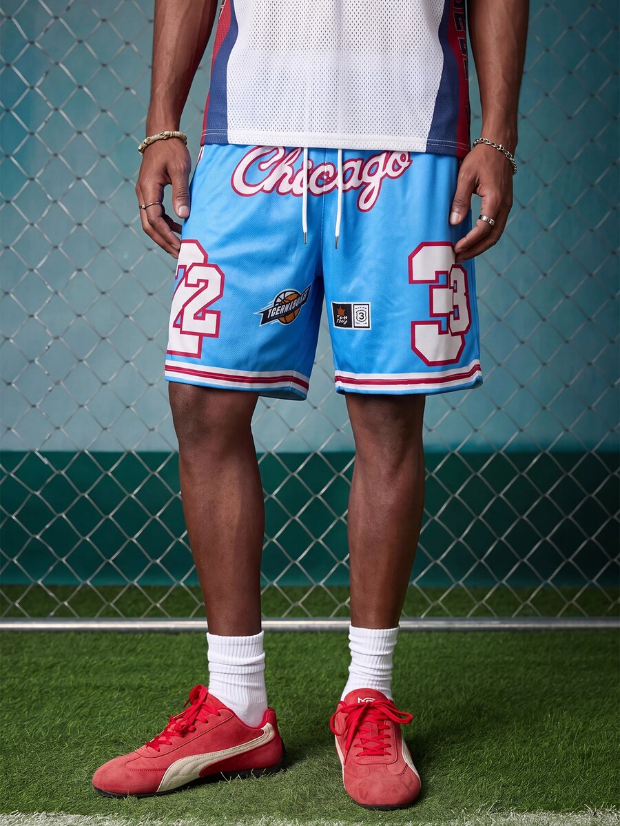 EVRINFINITE Celana Pendek Olahraga Kasual Pria Model Jala Chicago 23 dengan Cetakan Huruf & Angka dan Tali Serut, Cocok untuk Musim Semi/Panas - Baby Blue - View 1