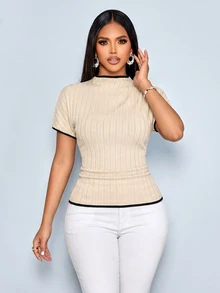 SOLERSUN Kaos Lengan Pendek Slim Fit dengan Trim Colorblock Kasual Musim Panas, Cocok untuk Brunch Sehari-hari, Warna Hitam dan Krem - Aprikot - View 4
