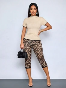 SOLERSUN Kaos Lengan Pendek Slim Fit dengan Trim Colorblock Kasual Musim Panas, Cocok untuk Brunch Sehari-hari, Warna Hitam dan Krem - Aprikot - View 3