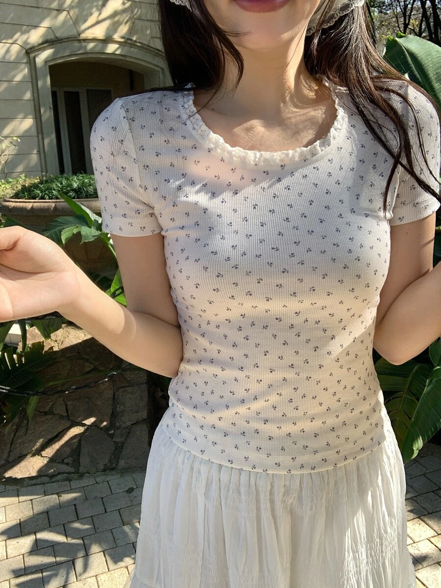 DAZY Kaos Kasual Lengan Pendek Leher Bulat dengan Hiasan Rumbai Bunga untuk Remaja Perempuan, Cocok untuk Musim Panas. - Putih - View 1