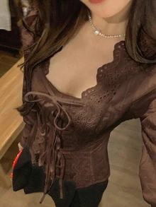 DAZY 撞色蕾絲前綁帶泡泡袖上衣 可愛浪漫復古風 早午餐派對穿搭 棕色秋季上衣 - 棕色 - 查看 5