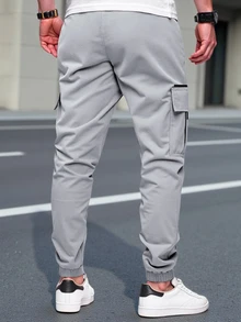 Manfinity CasualCool 男士成熟街頭風休閒淺灰色多口袋工裝束口長褲，適合居家、約會之夜、秋季穿著 - 淺灰色 - 查看 2