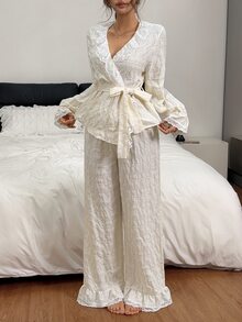 Napfluff طقم بيجامة نسائي بأسلوب ملكي بلون موحد وياقة على شكل حرف V مع حواف متباينة وأزرار أمامية وأكمام طويلة وبنطال - لون مشمشي - مشاهدة 2