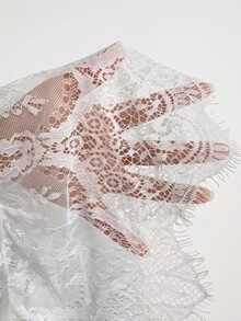 Freevana 女款黑色透視蕾絲V領收腰飄逸舒適襯衫，優雅休閒日常穿搭，春夏大尺碼上衣 - 白色 - 查看 3