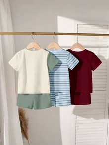 SHEIN 3套組，隨機獲得1套莫蘭迪配色拼色童裝休閒時尚經典騎士印花圓領短袖T恤與短褲套裝 - 彩色 - 查看 2