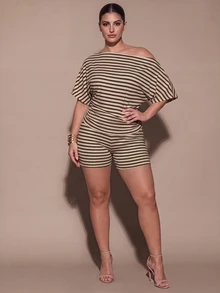 SHEIN BAE CURVE 大尺碼女款米色不對稱領無袖上衣迷你短褲2件套 度假夏季性感 - 咖啡棕 - 查看 6