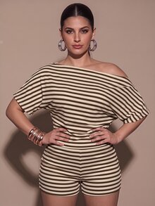 SHEIN BAE CURVE 大尺碼女款米色不對稱領無袖上衣迷你短褲2件套 度假夏季性感 - 咖啡棕 - 查看 3