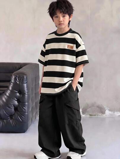 Conjunto de 2 piezas para niño preadolescente con camiseta de cuello redondo a rayas de manga corta y pantalones largos con bolsillo parche, Ss26, conjunto de ropa para niños, viaje, vacaciones, reunión familiar, regreso a la escuela, boda, cena, deportes, fiesta