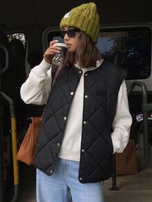 DAZY Lightweight Sleeveless Padded Vest Jacket, Quilted Pattern, Loose Casual Streetwear Embroidered Letter Design, Women Cotton Outerwear, Autumn Black - Black - View 2