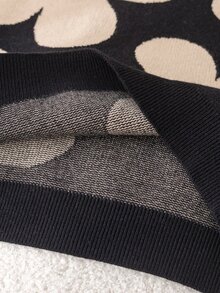 SHEIN Tween女孩針織毛衣套裝，芝麻底紋提花圓領套頭衫搭配百褶裙，柔軟舒適，適合日常穿著、外出、旅行、度假、托兒所及玩耍 - 黑色 - 查看 4