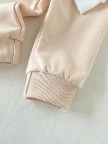 SHEIN Vintaside Kids 2件女嬰可愛活潑秋季白色花卉印花長袖上衣與杏色鬆緊腰長褲套裝，返校家庭套裝 - 彩色 - 查看 9