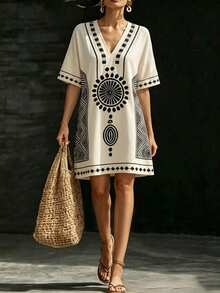 SHEIN Holidaya 花卉印花深V領性感女款洋裝，適合海灘度假、日常外出，休閒復古波希米亞風女裝，完美適用情人節、家庭聚會、新年、聖誕節，優雅迷人春/夏迷你洋裝 - 杏色 - 查看 1