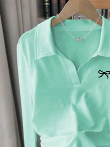 SHEIN 女款 Polo 領修身 T 恤，休閒極簡優雅風，適合日常休閒穿著，長袖上衣，春/秋季新款時尚上衣，蝴蝶結圖案 T 恤上衣 - 彩色 - 查看 5