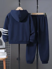SHEIN 2件組兒童青少年男孩運動休閒日常舒適款 白色字母裝飾與白色條紋海軍藍寬鬆連帽拉鍊運動外套與長褲套裝，適合旅行、上學、日常運動，秋冬穿著 - 藏蓝色 - 查看 3