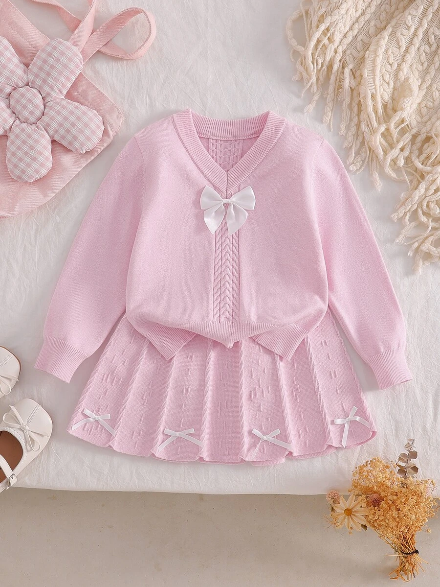 SHEIN Playful Pals 2件組女童可愛長袖蝴蝶結裝飾毛衣與百褶裙套裝，粉色仙女風返校兒童秋冬套裝 - 粉色 - 查看 1