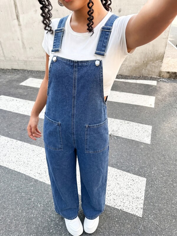 SHEIN Teen Girl Deep Blue Dual Pocket Design Loose Denim Overalls Fall Winter Vacation Y2k CowgirlSummer Fall Casual Vacatio Pair With A White Shirt