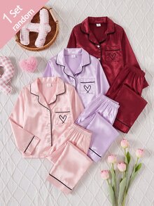 SHEIN طقم بيجامة ساتان بطبعة قلب مع حواف متباينة للفتيات الصغيرات - متعدد الألوان - مشاهدة 1