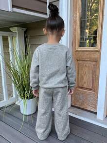 少女休閒愛心印花針織素色寬鬆落肩長袖秋冬衛衣與百褶寬腿運動褲套裝 - 淺灰色 - 查看 2