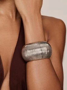 Valisandre 1pc Vintage Exaggerated Punk Style Asymmetric Bangle, Minimalist Thick Bangle Bracelet - Multicolor - View 1