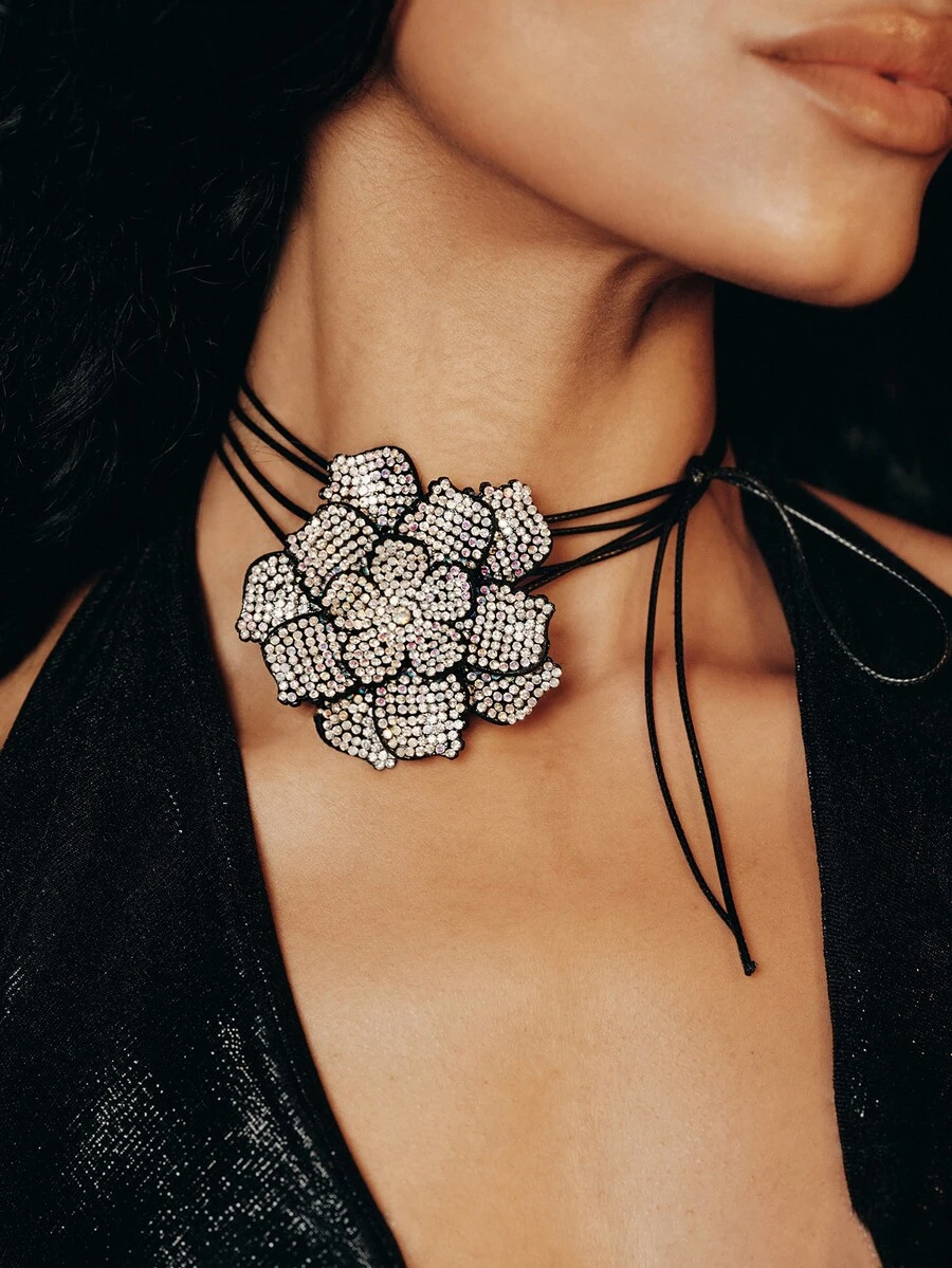 Valisandre Rhinestone Flower Decor Necklace - Black - View 1