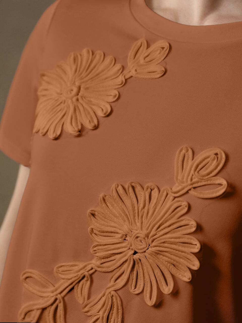 MOTF PLUS SIZE CASUAL 3D TWISTED STRAP EMBROIDERED FLORAL T-SHIRT