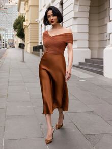 micahgianneli ASYMMETRICAL SHOULDER CRISS-CROSS RUCHED FITTED CROPPED T-SHIRT Casual - Brown - View 7