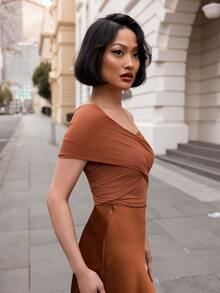 micahgianneli ASYMMETRICAL SHOULDER CRISS-CROSS RUCHED FITTED CROPPED T-SHIRT Casual - Brown - View 5