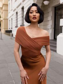 micahgianneli ASYMMETRICAL SHOULDER CRISS-CROSS RUCHED FITTED CROPPED T-SHIRT Casual - Brown - View 4