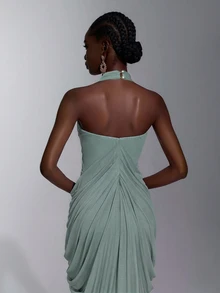 Elitara Elegant Minimalist Fashionable Elastic Mesh Halter Strap Full Body Pleated Long Women's Formal Evening Gown - Green - View 4