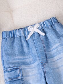 SHEIN Playful Pals 1件男嬰可愛學院風藍色丹寧印花毛絨內裡蝴蝶結工裝褲，工裝口袋、羅紋褲腳、鬆緊腰頭，加厚冬季秋冬聖誕上學褲 - 藍色 - 查看 4