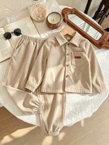 SHEIN Playful Pals 2件組幼童男童上衣+長褲，可愛卡其色羅紋鈕扣口袋翻領長袖正裝，適合生日派對、秋季假期、聖誕節，素色 - 卡其色 - 查看 9