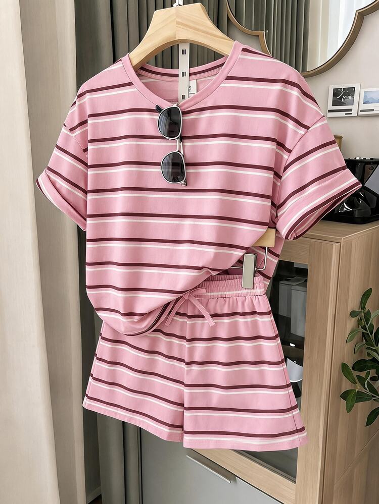 SHEIN Tween Girl Casual Daily Fashion Yellow Side Blue Webbing Loose T-Shirt Top And Shorts Set - Yellow - View 5