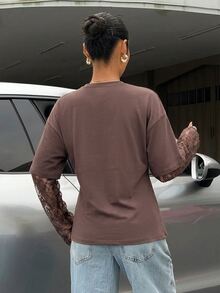Muchica 女款巧克力棕針織收腰設計對比蕾絲二合一T恤，適合外出、街頭穿搭、Y2K風格服飾，巧克力棕蕾絲袖上衣 - 巧克力棕 - 查看 2