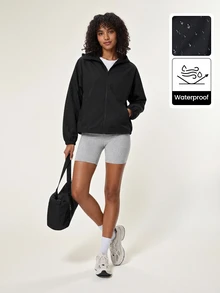 SHEIN BASICS 女款休閒運動風百搭黑色連帽外套，適合路途旅行、日常外出、旅遊、登山、露營、秋季健身房穿著 - 黑色 - 查看 10