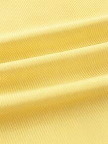 INAWLY Kaos Wanita Model Slim Fit dengan Detail Renda dan Patchwork, Kerah V, dan Potongan Slim Fit, Serbaguna untuk Aktivitas Sehari-hari. - Kuning - View 5
