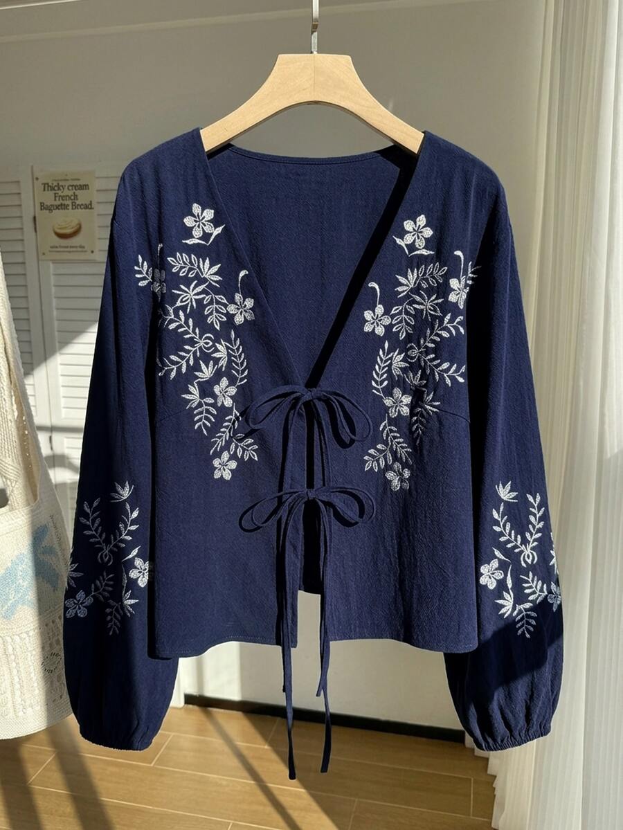 Comfortcana 大尺碼女款花卉刺繡前綁帶襯衫,秋季海軍藍上衣,長袖早午餐約會之夜度假波希米亞休閒哥德風90年代 - 藏蓝色 - 查看 1