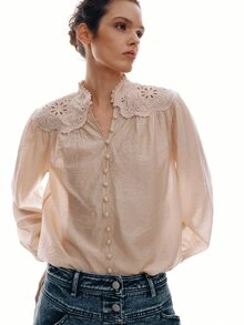 MOTF PREMIUM BLUS GAYA PRANCIS DENGAN KERAH TEGAK, BORDIR, DAN LENGAN BERKERUT MOTIF KELOPAK. - Baby Pink - View 6