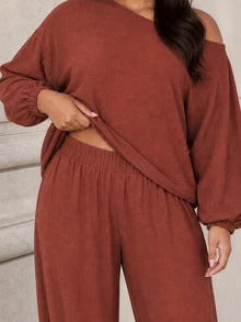 ELLERISSA Plus Size Burgundy One Shoulder Long Sleeve Textured Top & Balloon Pants Co-Ord Set Fall - Burgundy - View 5