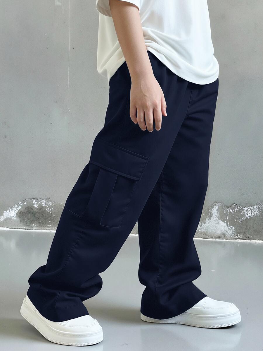 SHEIN 兒童青少年男孩休閒海軍藍日常舒適3D口袋寬鬆素色梭織短褲工裝褲，Y2K穿搭，適合春夏、外出、情人節、約會、旅行、度假、家庭聚會、返校、婚禮季、晚會、運動、生日派對 - 藏蓝色 - 查看 1