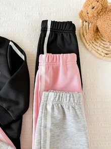SHEIN Playful Pals 女嬰秋冬可愛蝴蝶結保暖內裡加厚寬鬆圓領長袖衛衣搭配側條紋運動褲 6 件套，休閒舒適多件套裝，適合日常穿著、戶外運動、聚會等多種場合 - 彩色 - 查看 7