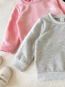 SHEIN Playful Pals 女嬰秋冬可愛蝴蝶結保暖內裡加厚寬鬆圓領長袖衛衣搭配側條紋運動褲 6 件套，休閒舒適多件套裝，適合日常穿著、戶外運動、聚會等多種場合 - 彩色 - 查看 6