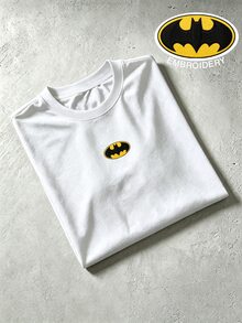 BATMAN X SHEIN Manfinity EMRG 男士夏季休閒刺繡細節T恤 - 白色 - 查看 3